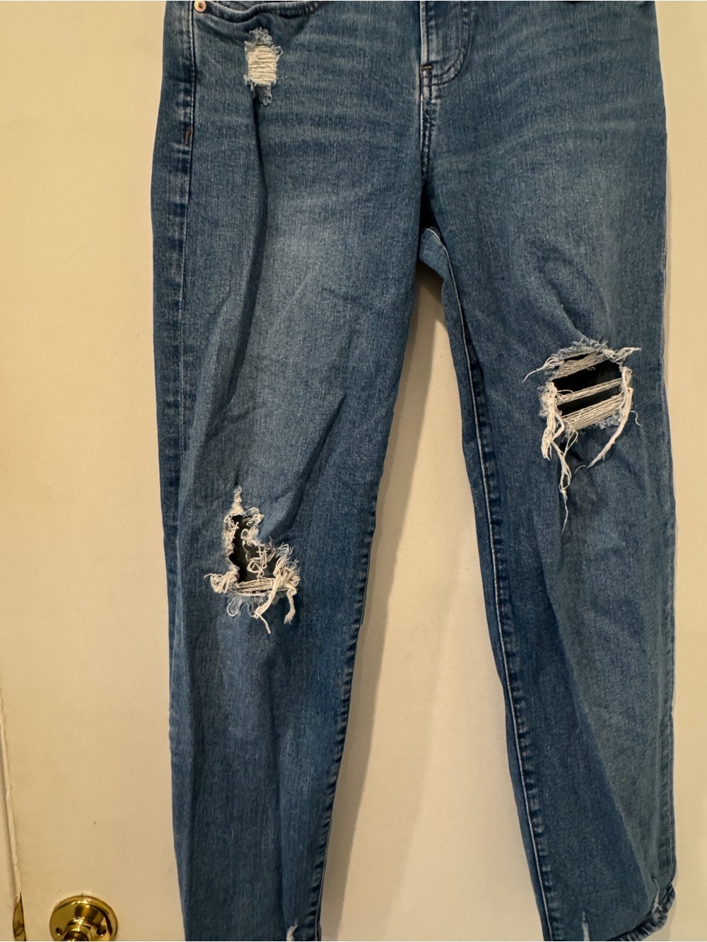 Express Mid Rise Boyfriend Distressed Straight Leg Jeans Women’s Size 2 - Picture 3 of 7